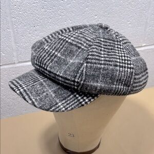 Black and white Plaid Newsboy Cap​​